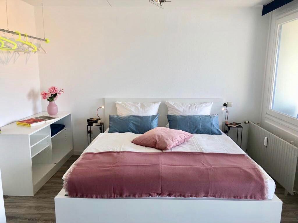 Grosses Appartement Mit Aussichtsbalkon Ludwigsburg Eksteriør bilde